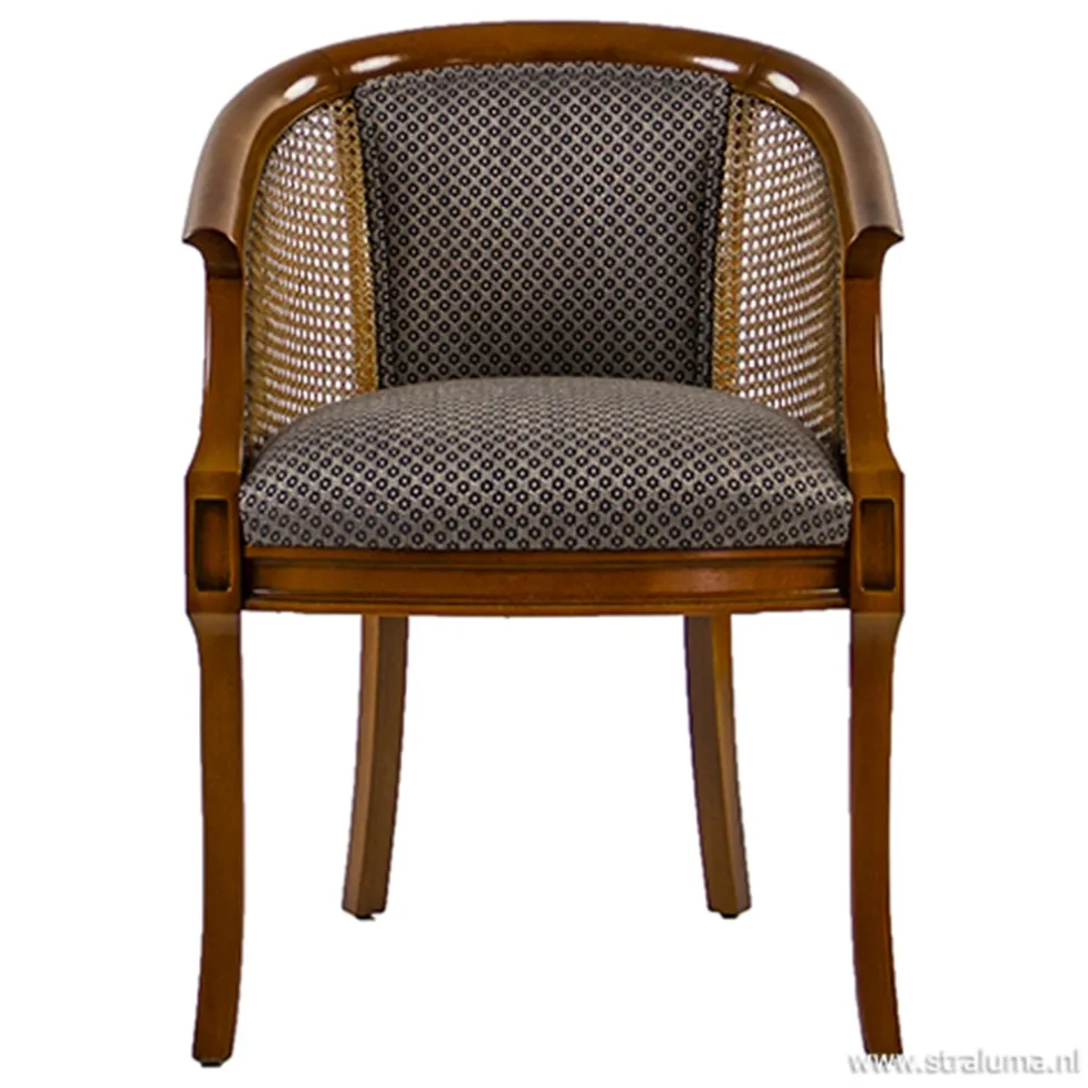 Armstoel met webbing en stoffen zitting