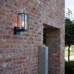 Buitenlamp Flair lantaarn op voet zwart IP44