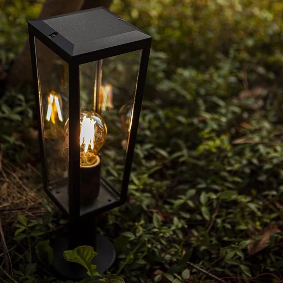Buitenlamp lantaarn op voet zwart met helder glas