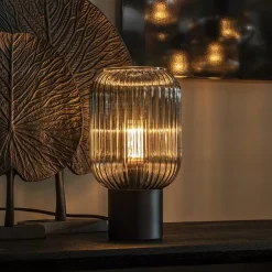 Chique tafellamp zwart met smal smoke glas
