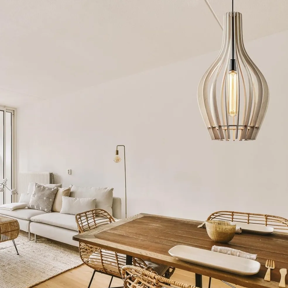 Grote hanglamp blank houten kap met zwart