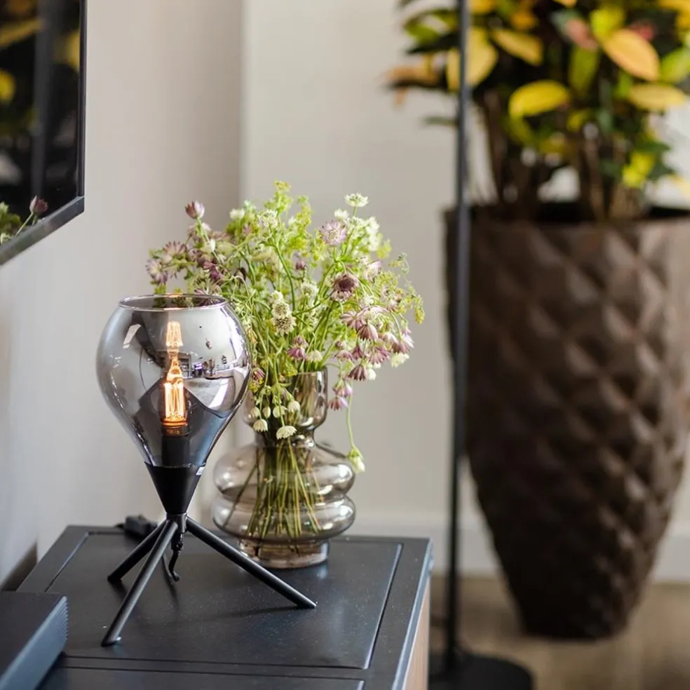 Kleine tafellamp driepoot met titanium glas