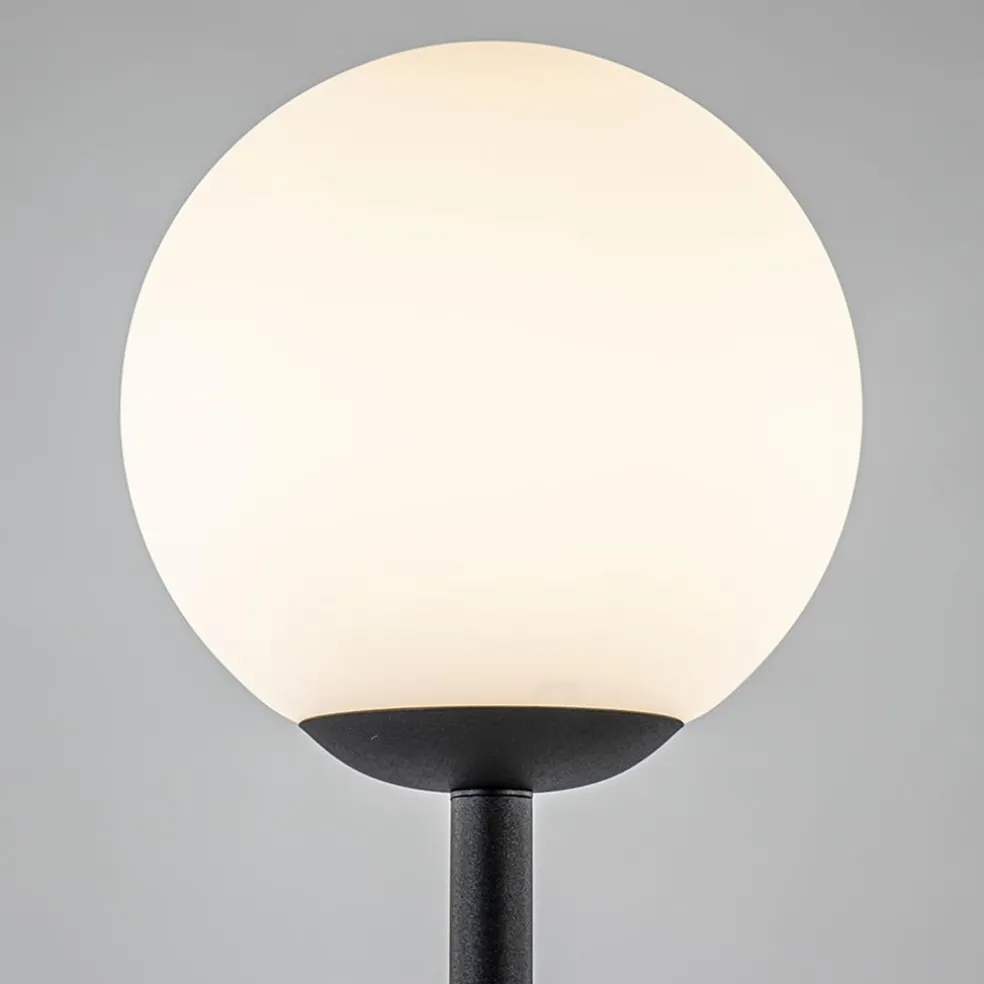 Retro vloerlamp mat zwart met witte glazen bol