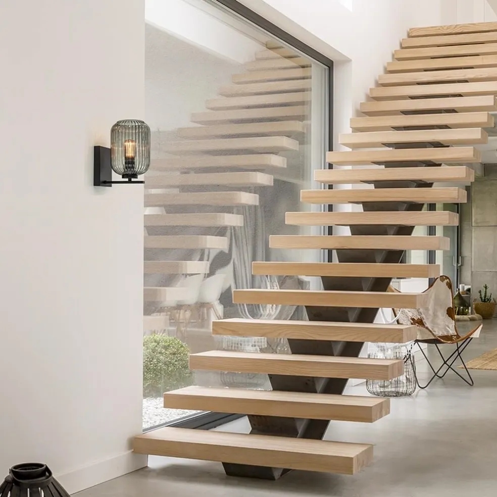 Smoke glazen wandlamp met zwarte bevestiging