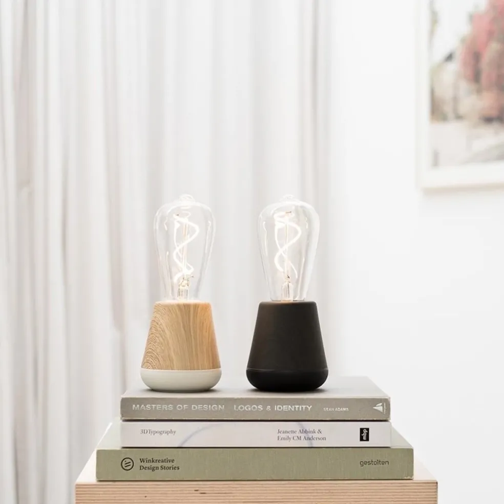 Zwart houten tafellamp oplaadbaar met helder glas